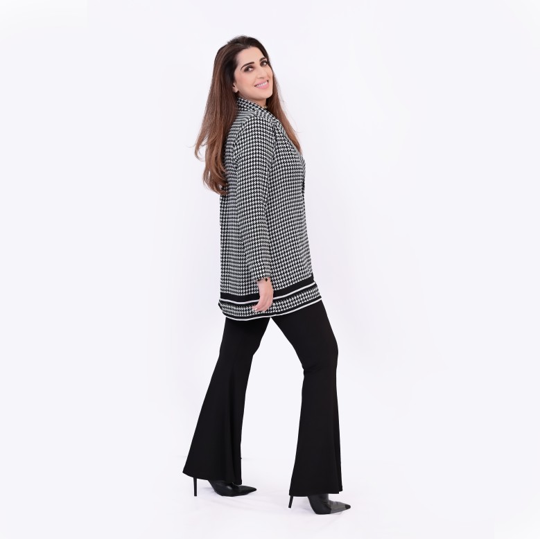 Ammarah élégante Flowy Houndstooth jacket with drama pant 