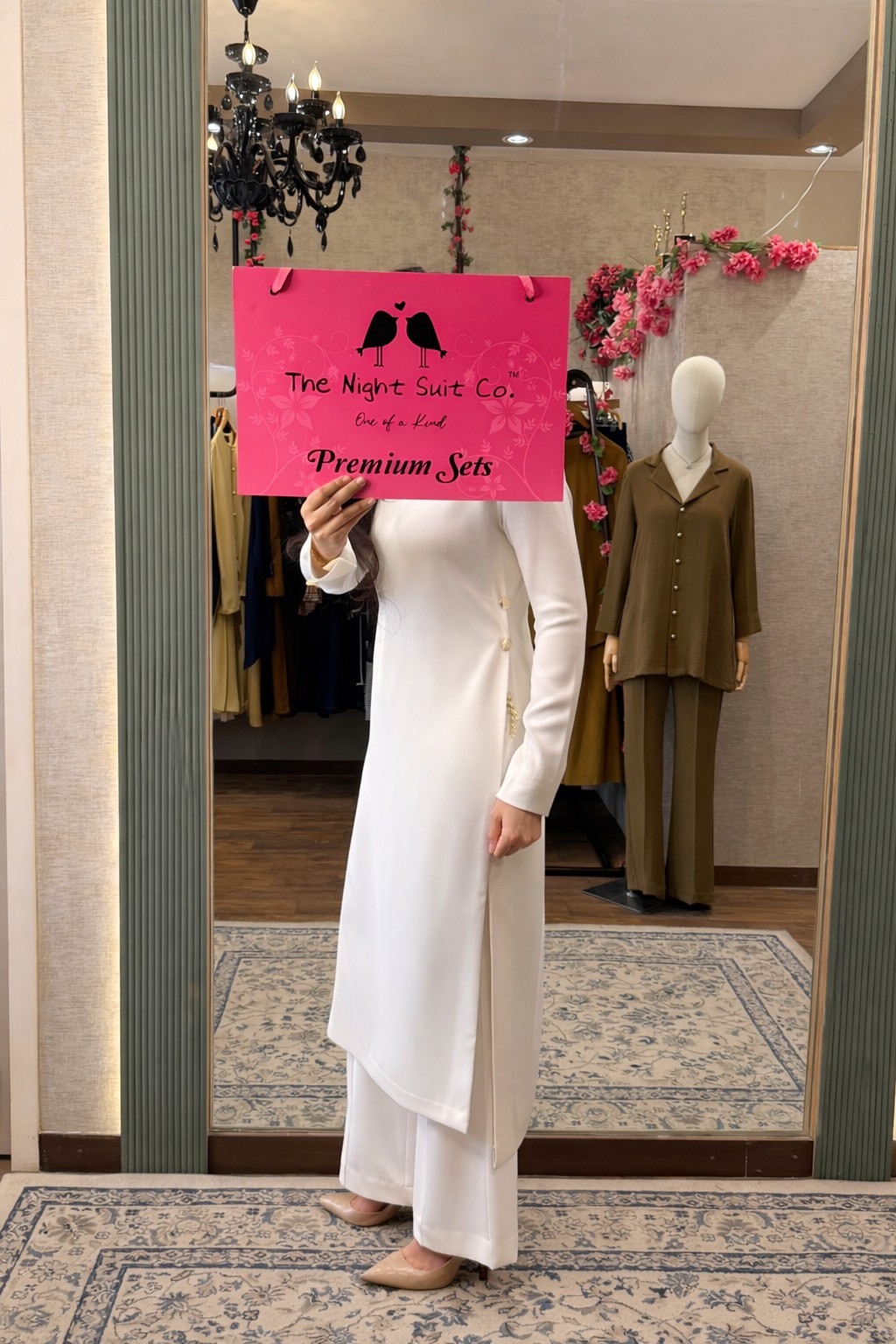 Aaliyah atelier white high slit top