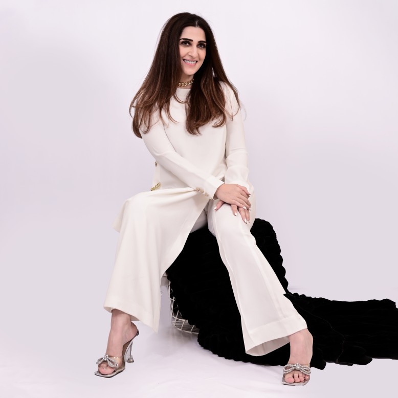 Aaliyah atelier white high slit top